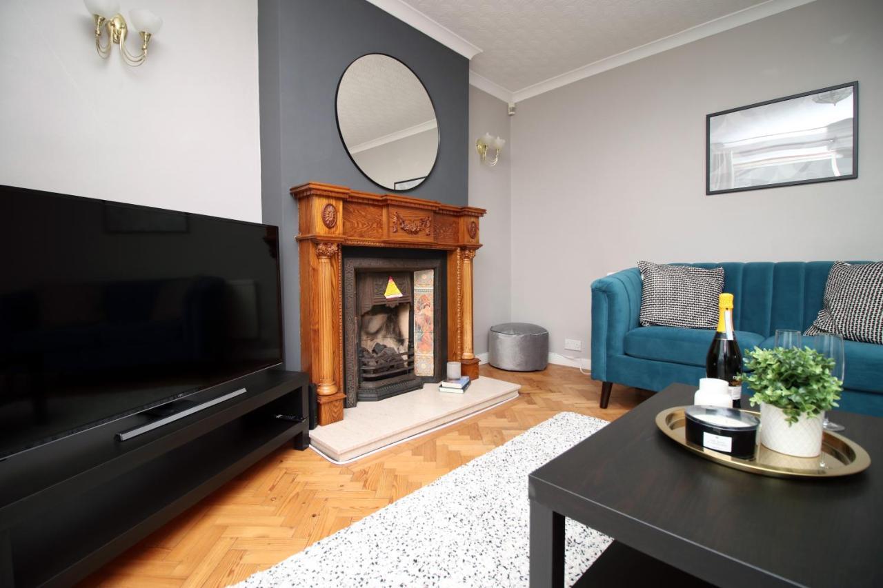 Becky'S Bungalow By Ty Sa -Spacious 4 Bed Bungalow Cardiff Exteriör bild