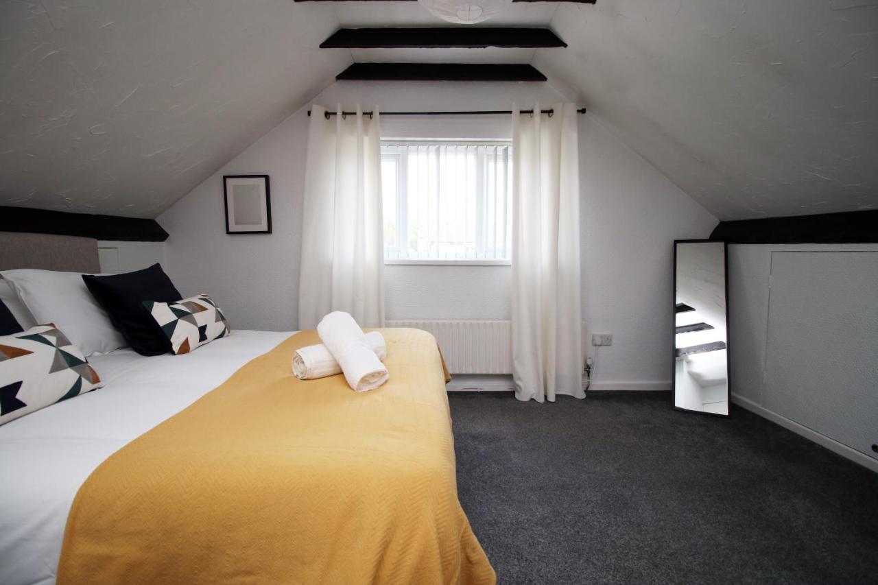 Becky'S Bungalow By Ty Sa -Spacious 4 Bed Bungalow Cardiff Exteriör bild
