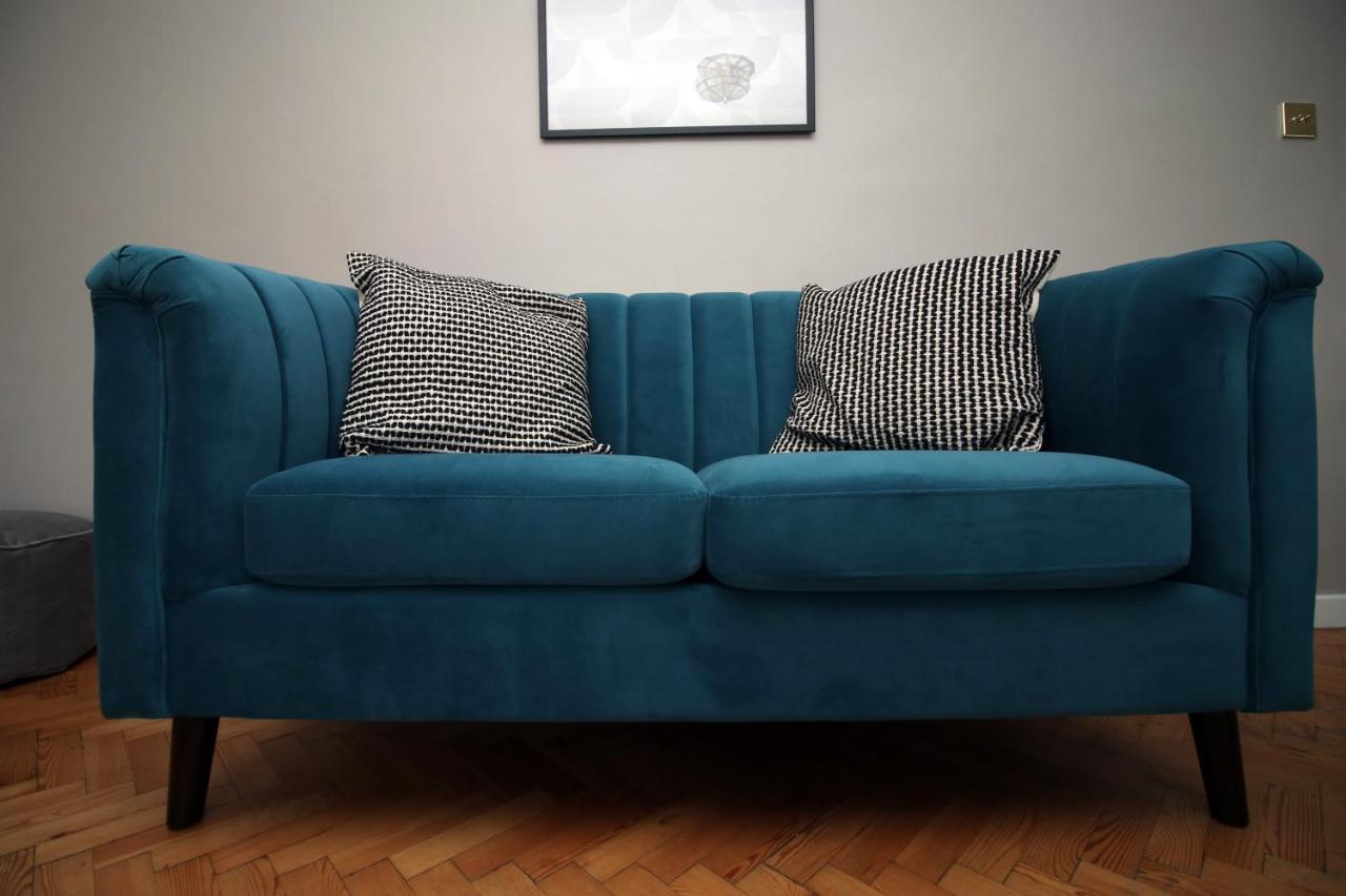 Becky'S Bungalow By Ty Sa -Spacious 4 Bed Bungalow Cardiff Exteriör bild