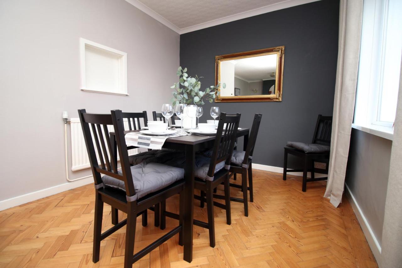 Becky'S Bungalow By Ty Sa -Spacious 4 Bed Bungalow Cardiff Exteriör bild